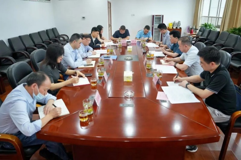 湖南省供銷合作總社黨組書記、理事會主任周曉理調(diào)研公司并主持召開座談會